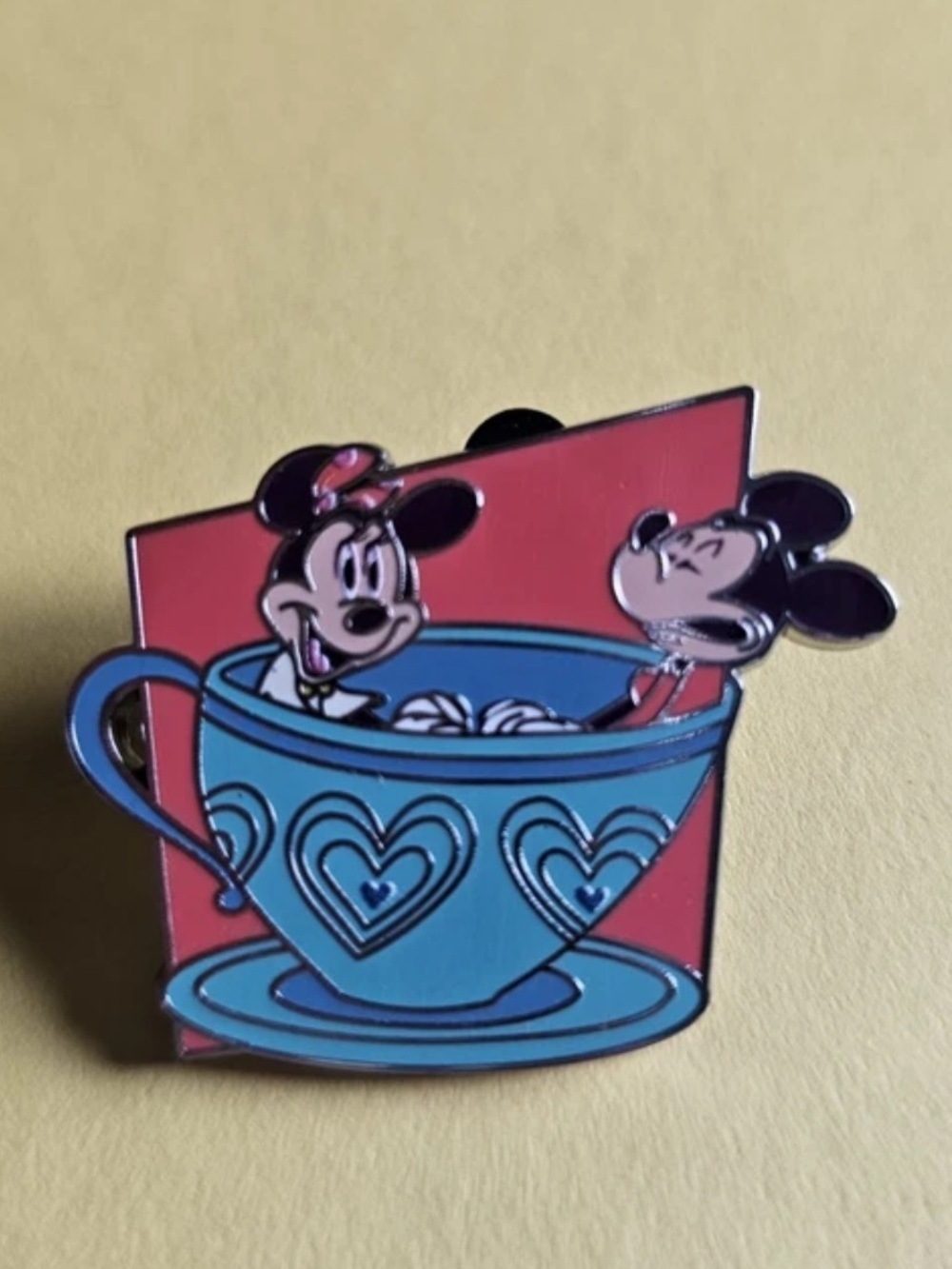 Disney Mickey & Minnie Mouse Teacups Play In The Park 2024 Mystery Pin